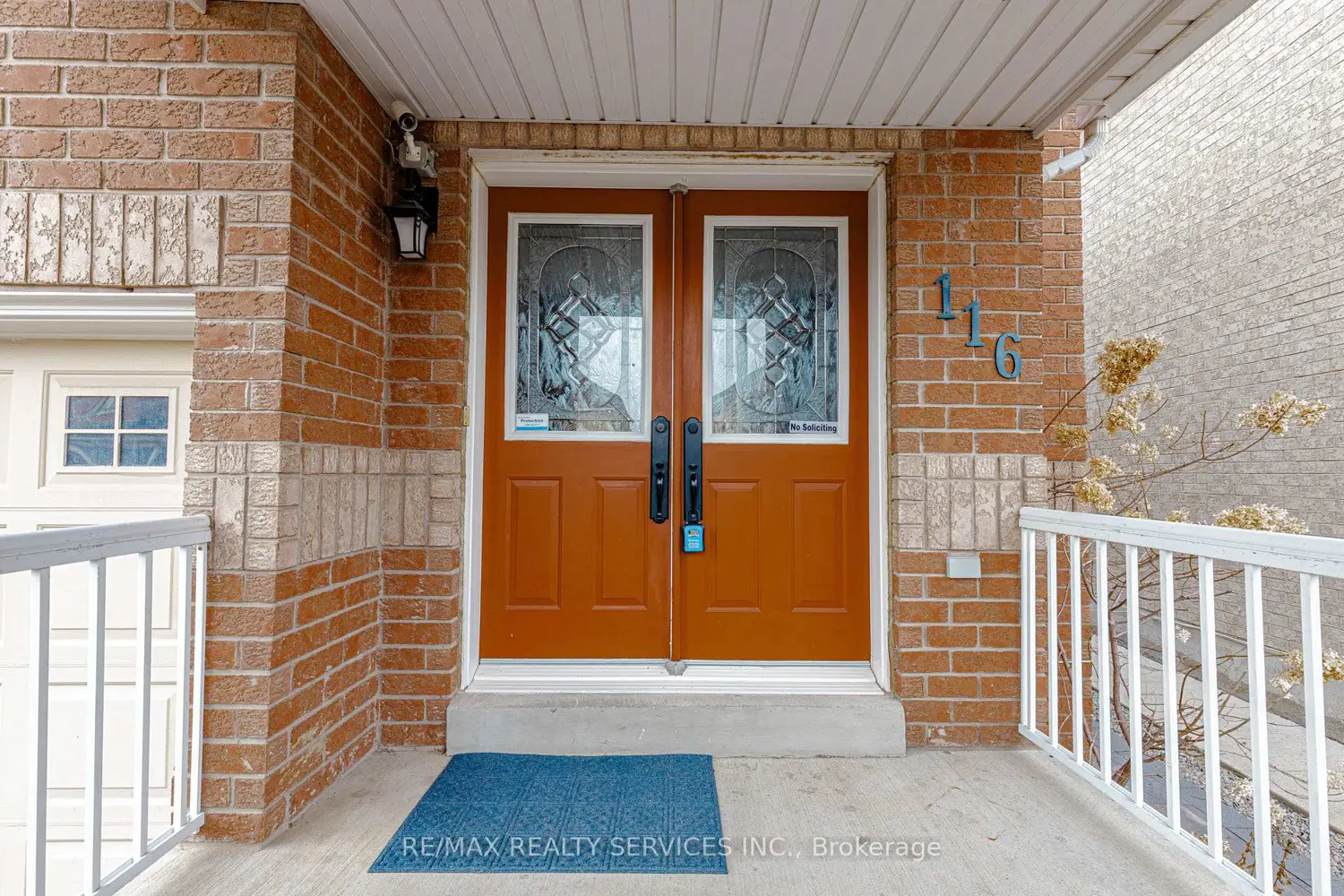 116 Chalkfarm Crescent photo 3