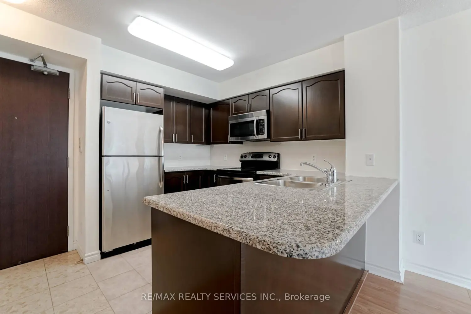 335 Rathburn Road 1710 photo 3
