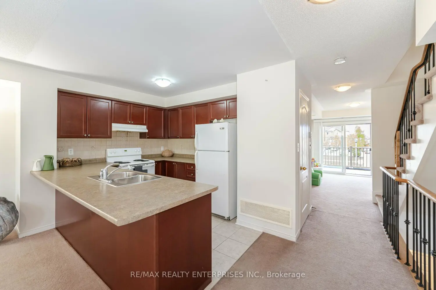 3375 Thomas Street 3,4 photo 5