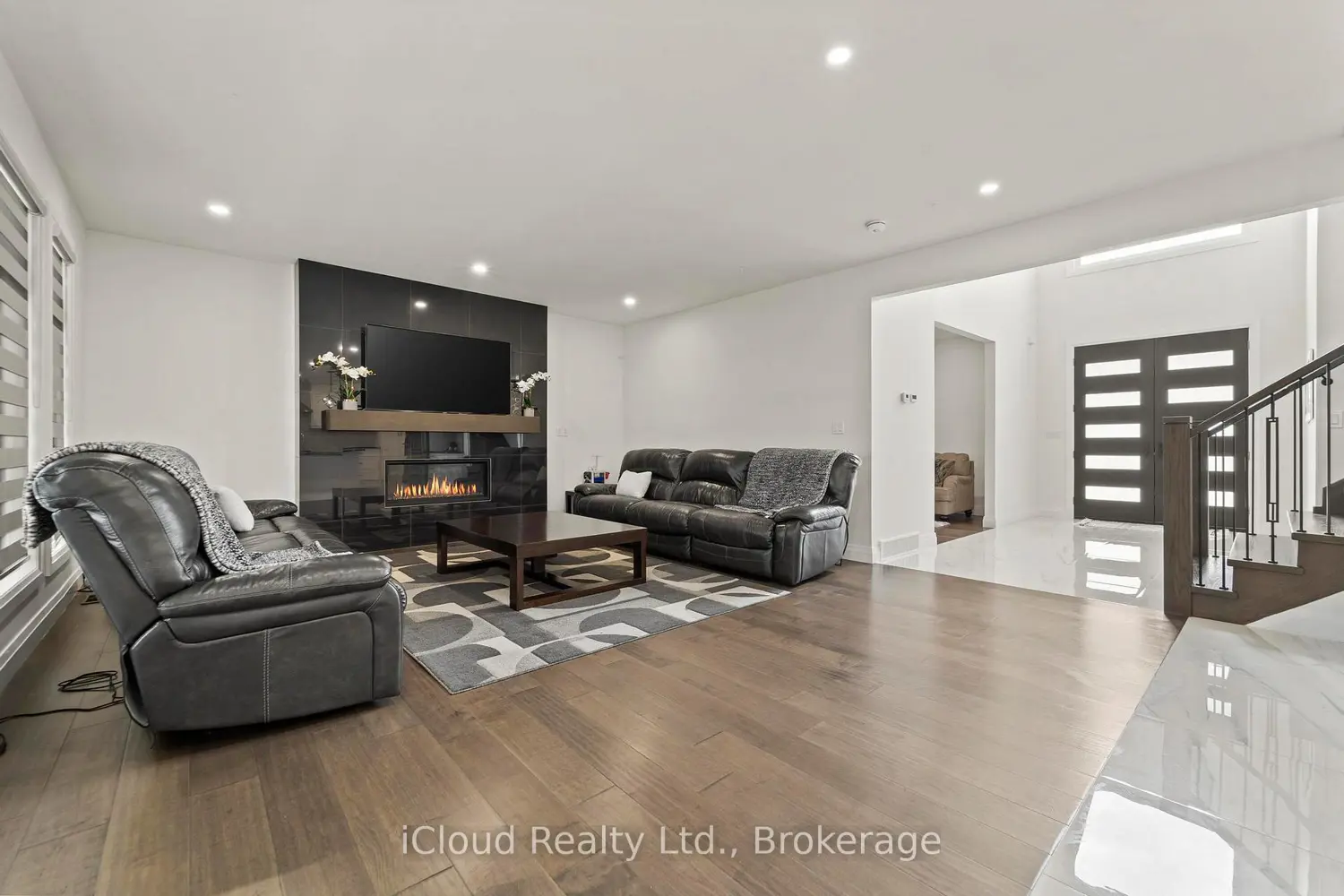 222 Cowan Court photo 5