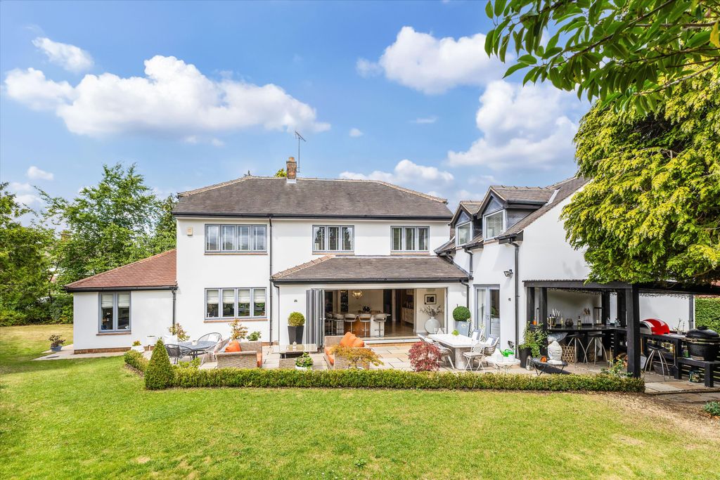 4 bed detached house for saleWarwick Crescent, Harrogate, North Yorkshire HG2