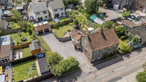 London Road, Warmley, Bristol BS30