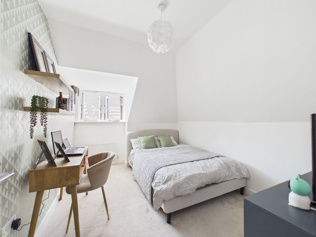 Additional image 16 of 5 bed detached house for saleTrinity Circle, High Wycombe HP11