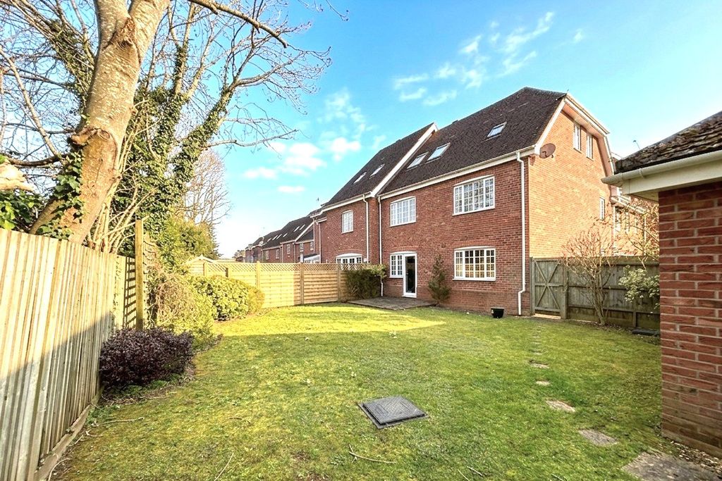 Additional image 6 of 1 bed flat for saleFoundry Close, Hook, Hampshire RG27