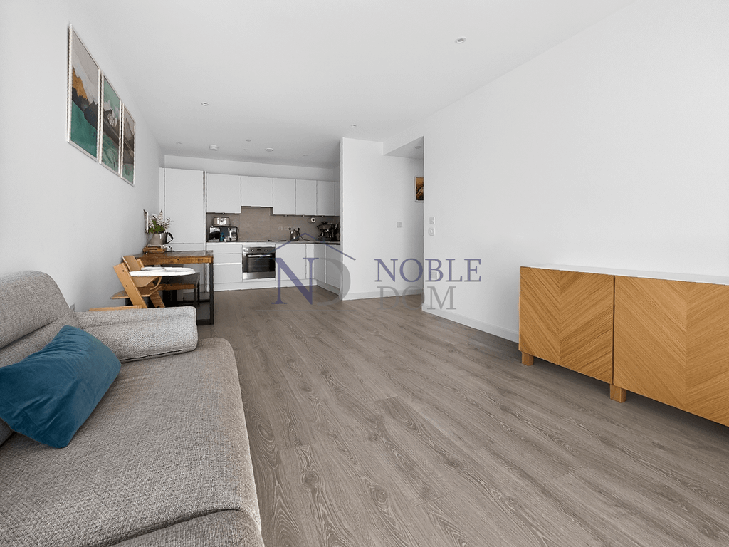 Additional image 3 of 2 bed flat for saleBarratt House, Prince Regent Road, Hounslow TW3