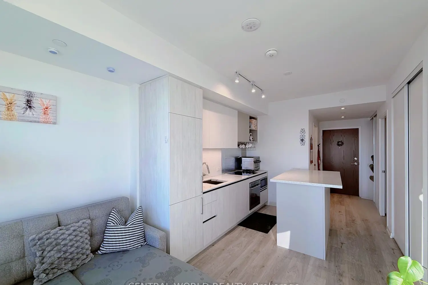 7890 Jane Street 1503 photo 2