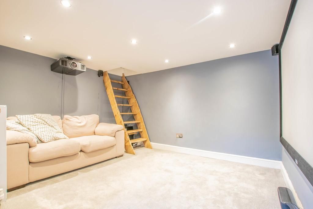 Additional image 9 of 2 bed flat for sale43 North Road, Hertford SG14