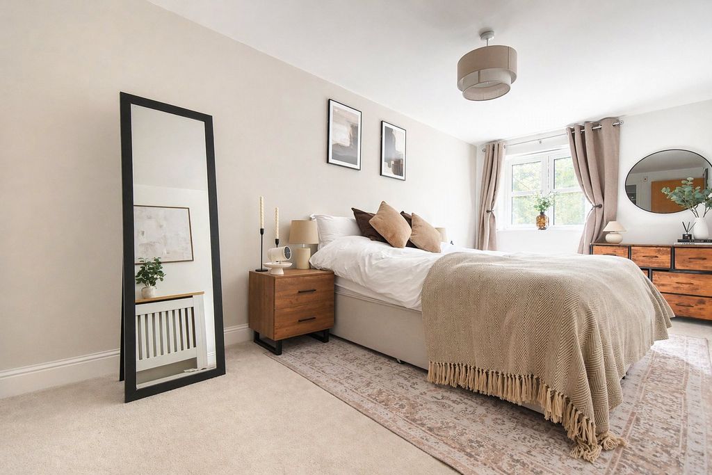 Additional image 4 of 2 bed flat for saleCarter Court, Hook, Hampshire RG27