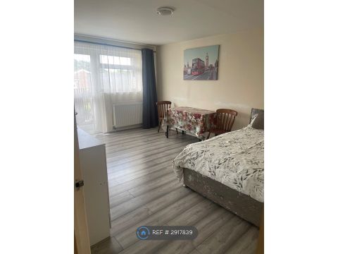 Ickenham, Uxbridge UB10