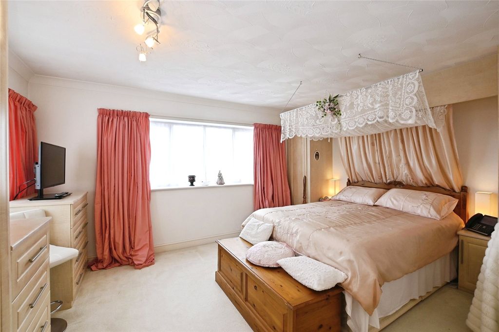 Additional image 19 of 6 bed detached house for saleHavant Road, Hayling Island, Hampshire PO11