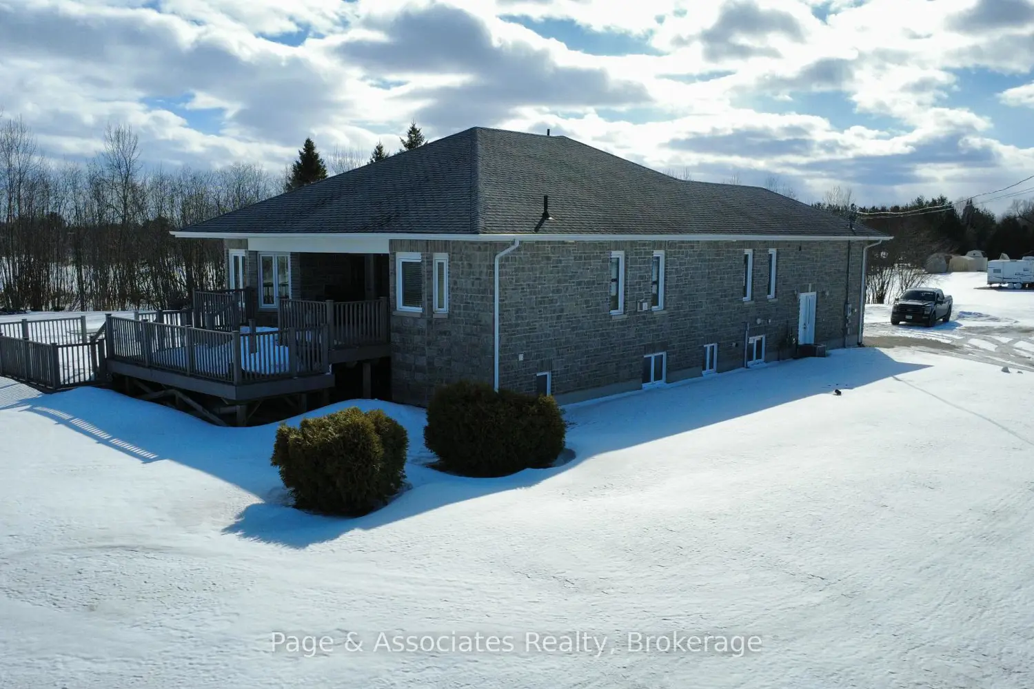 976 Levac Road photo 2