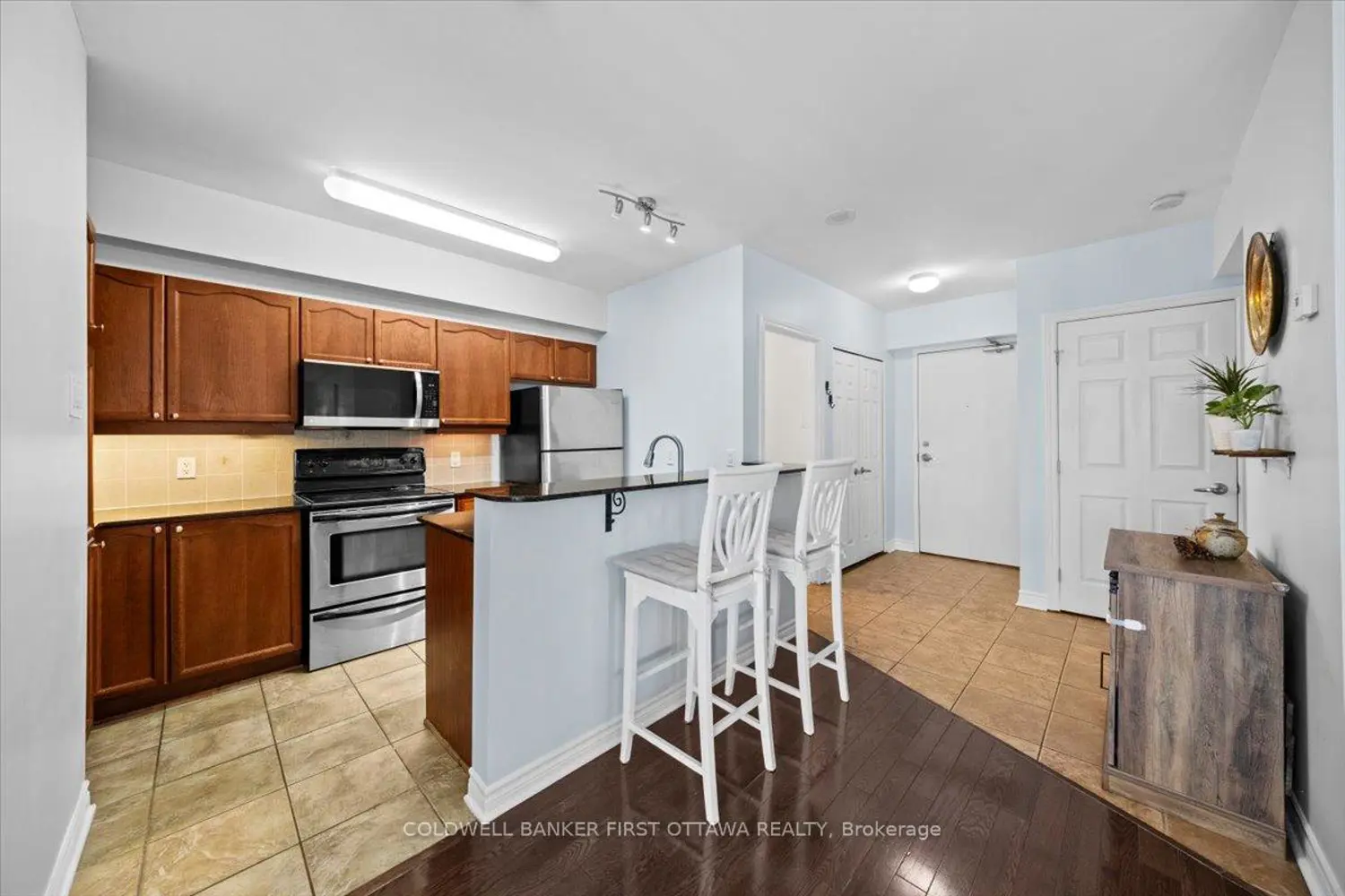 Additional image 6 of 445 Laurier Avenue 1401