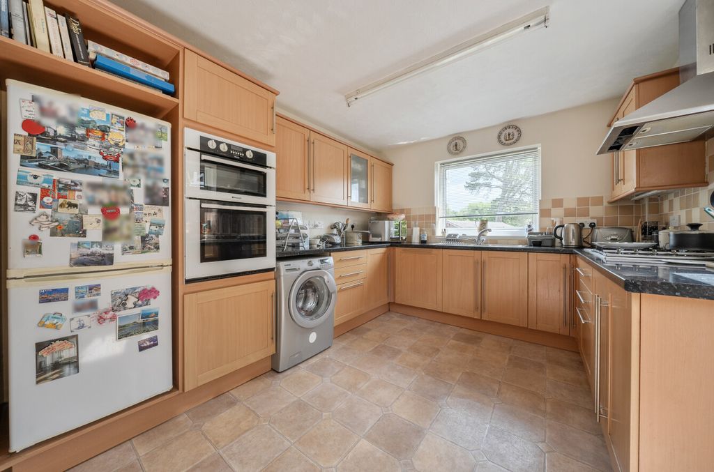 Additional image 4 of 4 bed detached house for saleThe Spinney, Hook, Hampshire RG27