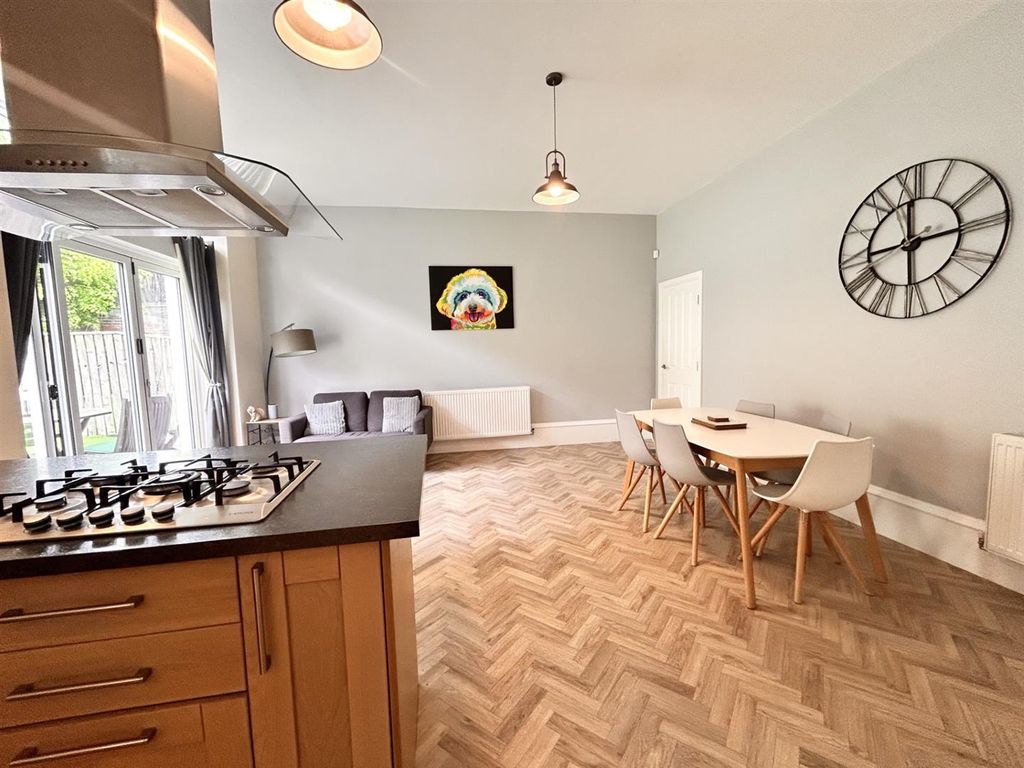 Additional image 10 of 4 bed semi-detached house for saleLinden Road, Halifax HX3