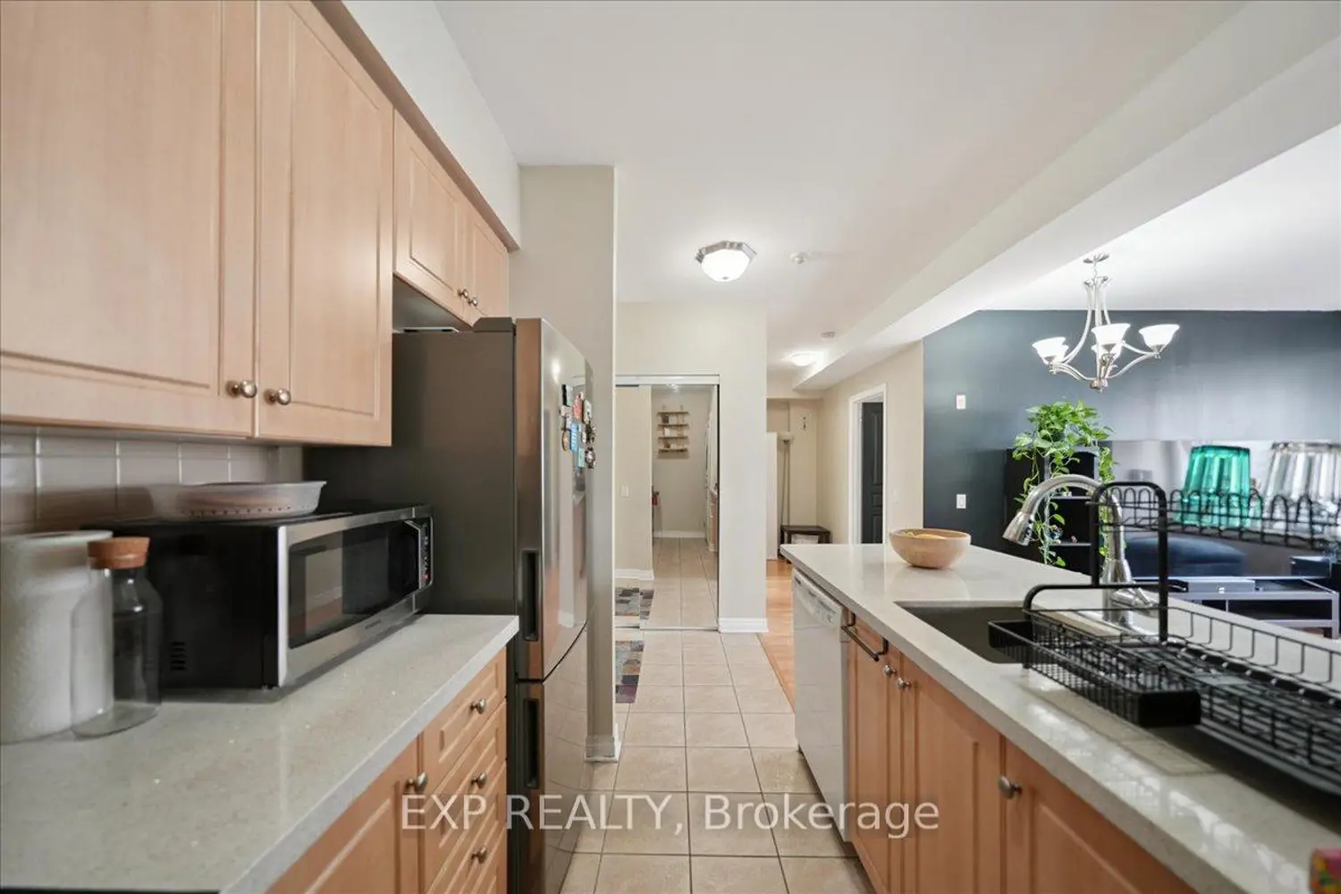 1415 Lawrence Avenue 519