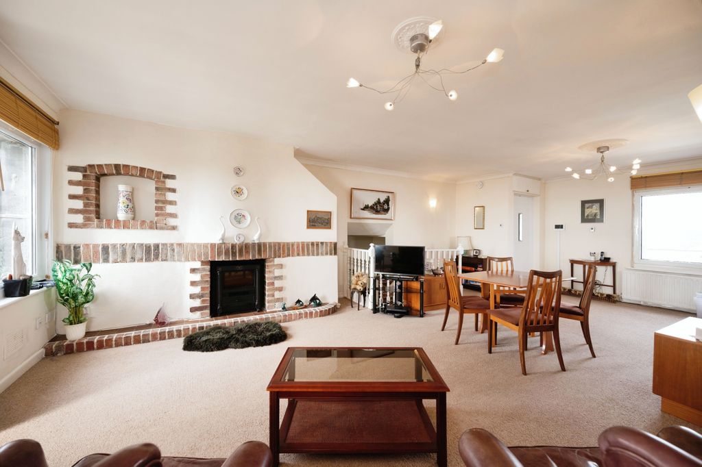 Additional image 2 of 3 bed flat for saleSea Front, Hayling Island, Hampshire PO11