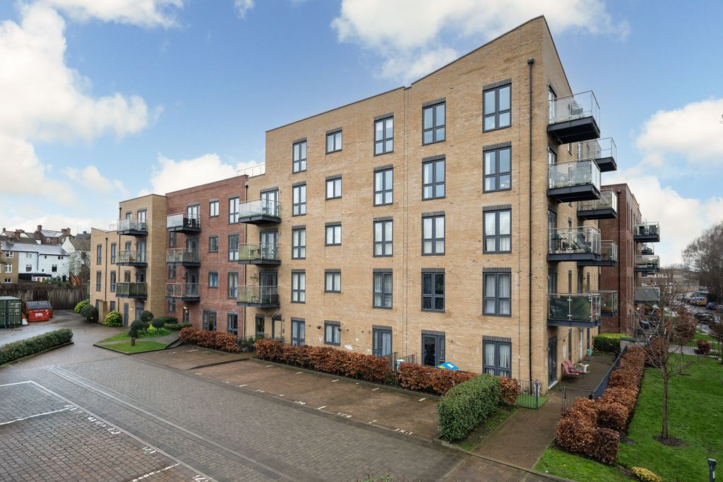 Additional image 11 of 2 bed flat for saleRegents House Frogmore Road, Hemel Hempstead, Hertfordshire HP3