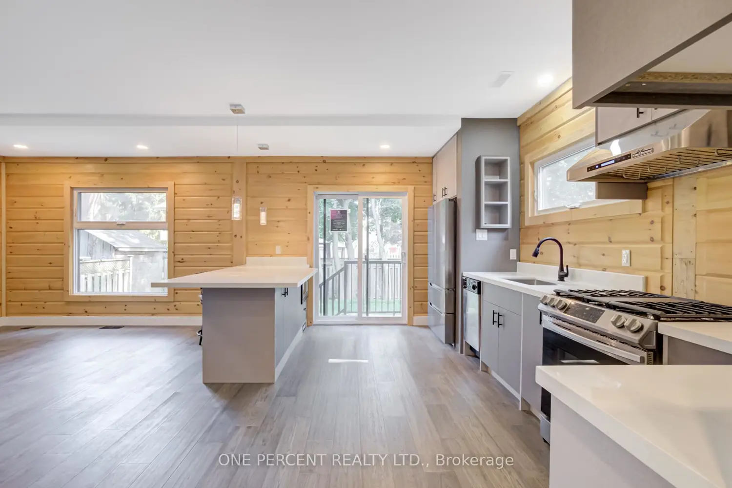 57 Rosehill Drive photo 2