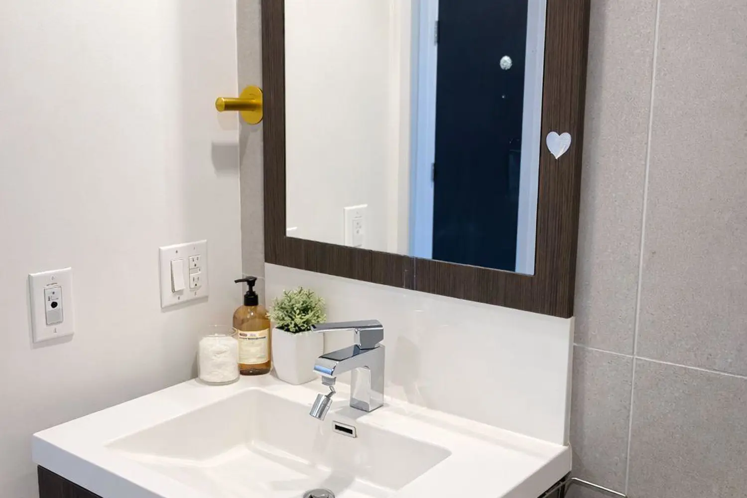 Additional image 13 of 5 Sheppard Avenue 2318