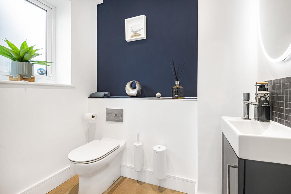 Additional image 19 of 3 bed detached house for saleFlint Close, Rotherfield Greys, Henley-On-Thames RG9