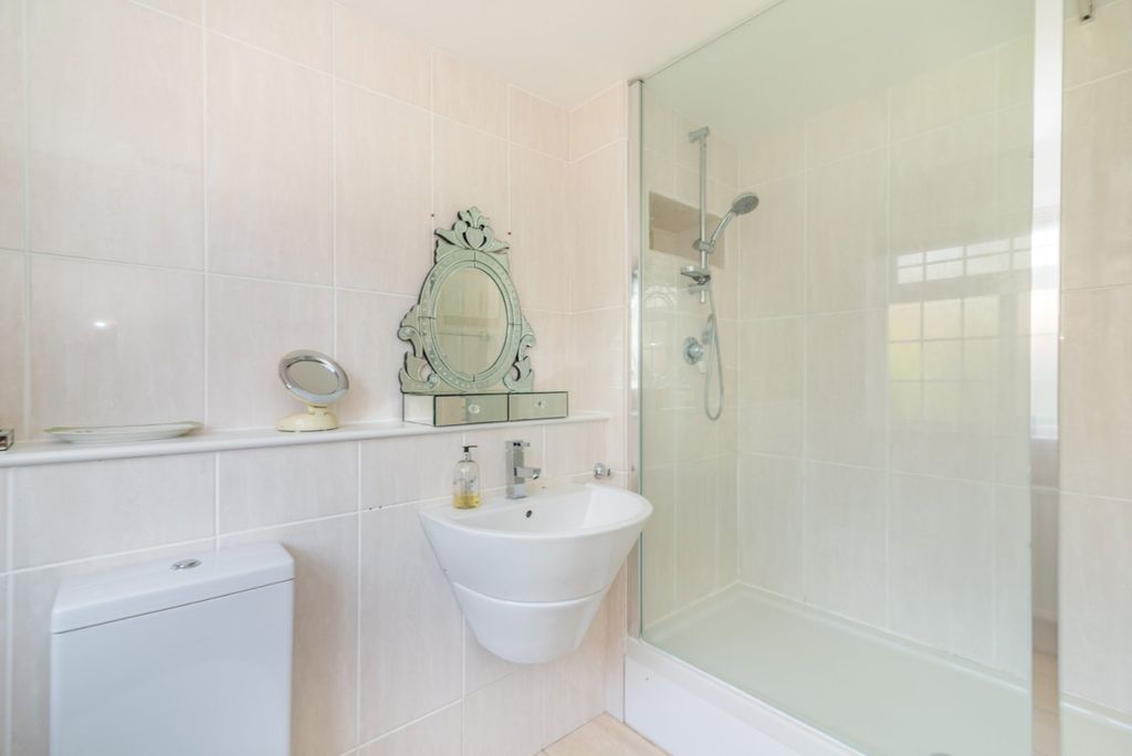 Additional image 12 of 4 bed detached house for saleSt. Marys Road, Hayling Island, Hampshire PO11