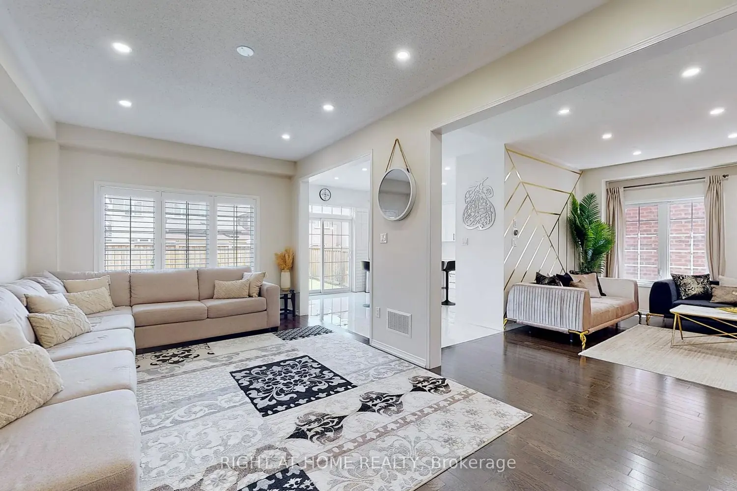 1733 Frederick Mason Drive photo 4