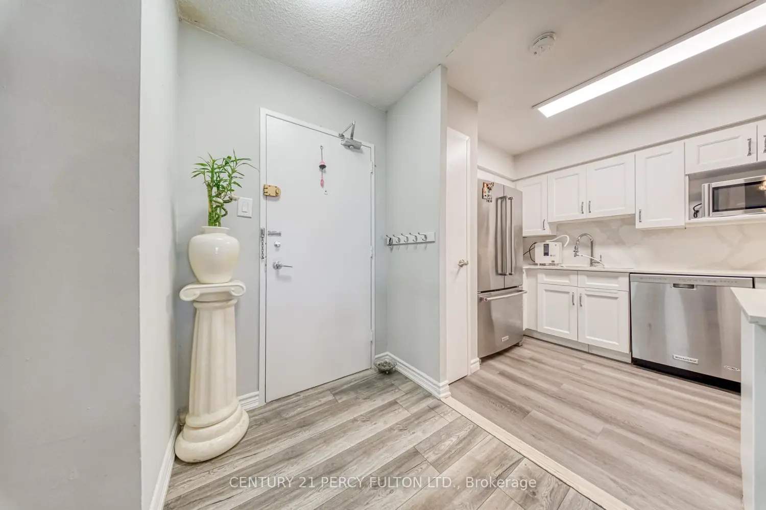 1338 York Mills Road 512 photo 5
