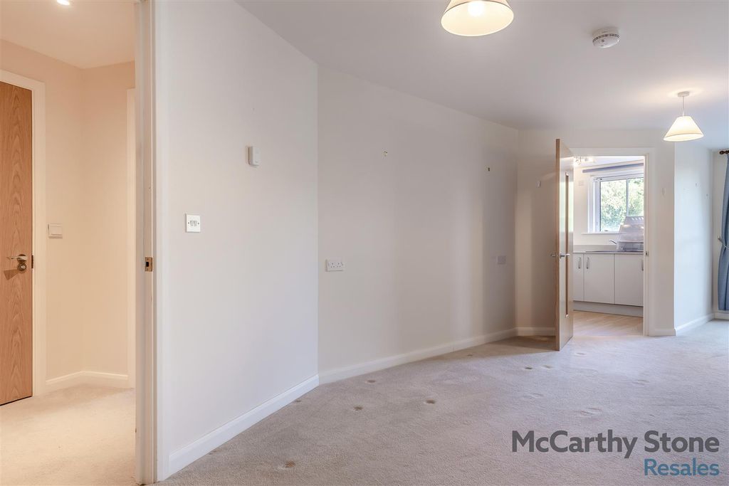 Additional image 4 of 1 bed flat for saleStation Road, Buxton SK17