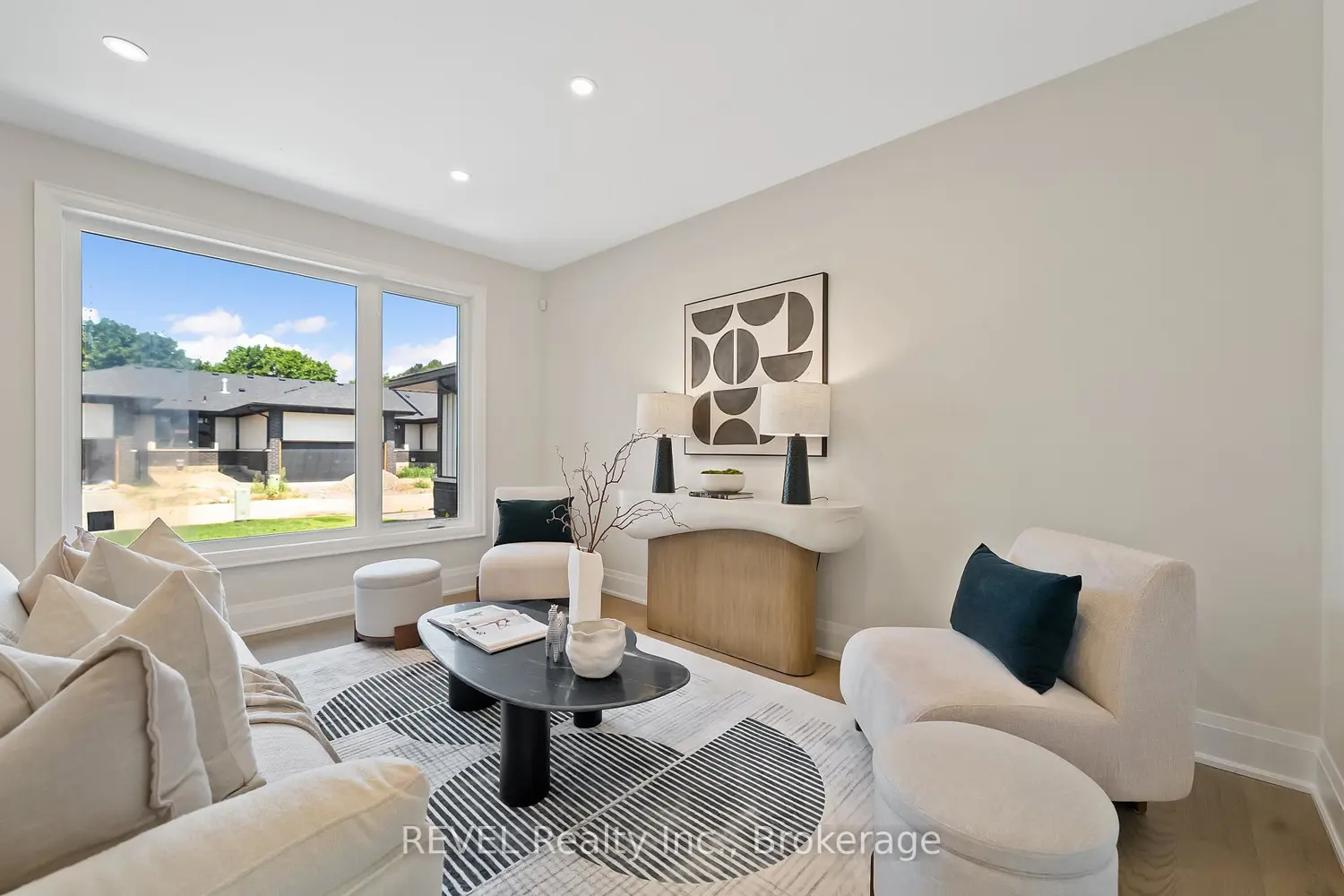 8 Accursi Crescent photo 4