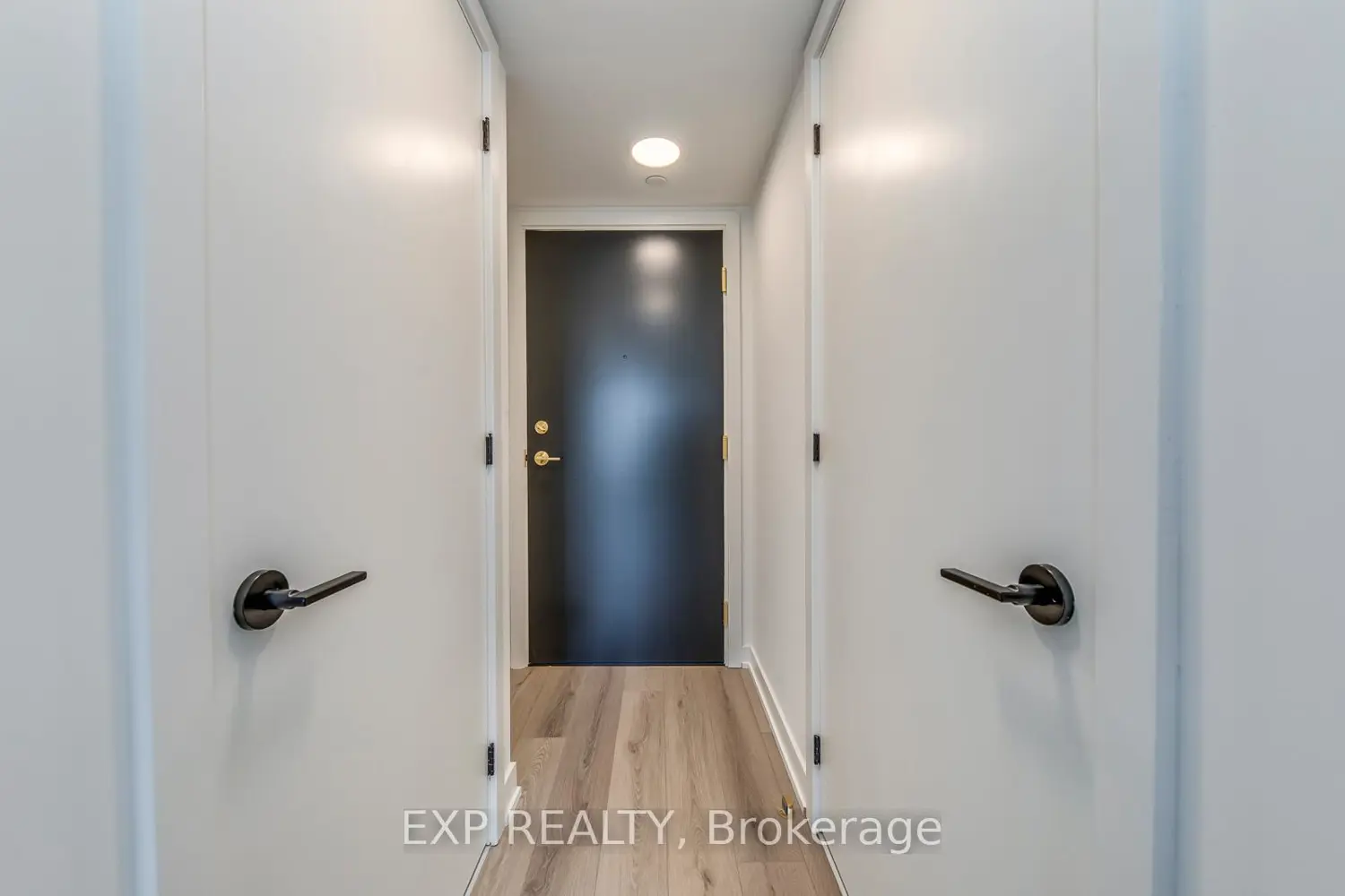 5 Lakeview Avenue 415 photo 3