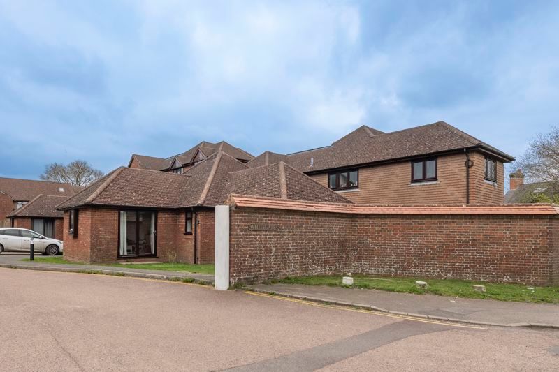 2 bed flat for saleStonegate Way, Heathfield TN21