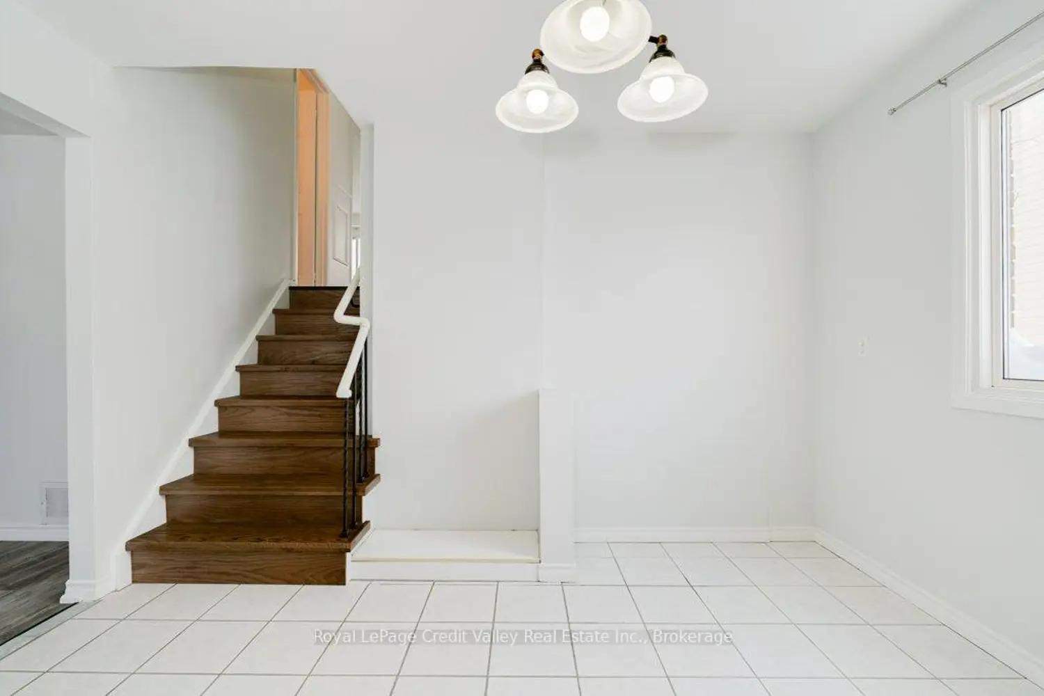 376 Hansen Road photo 5
