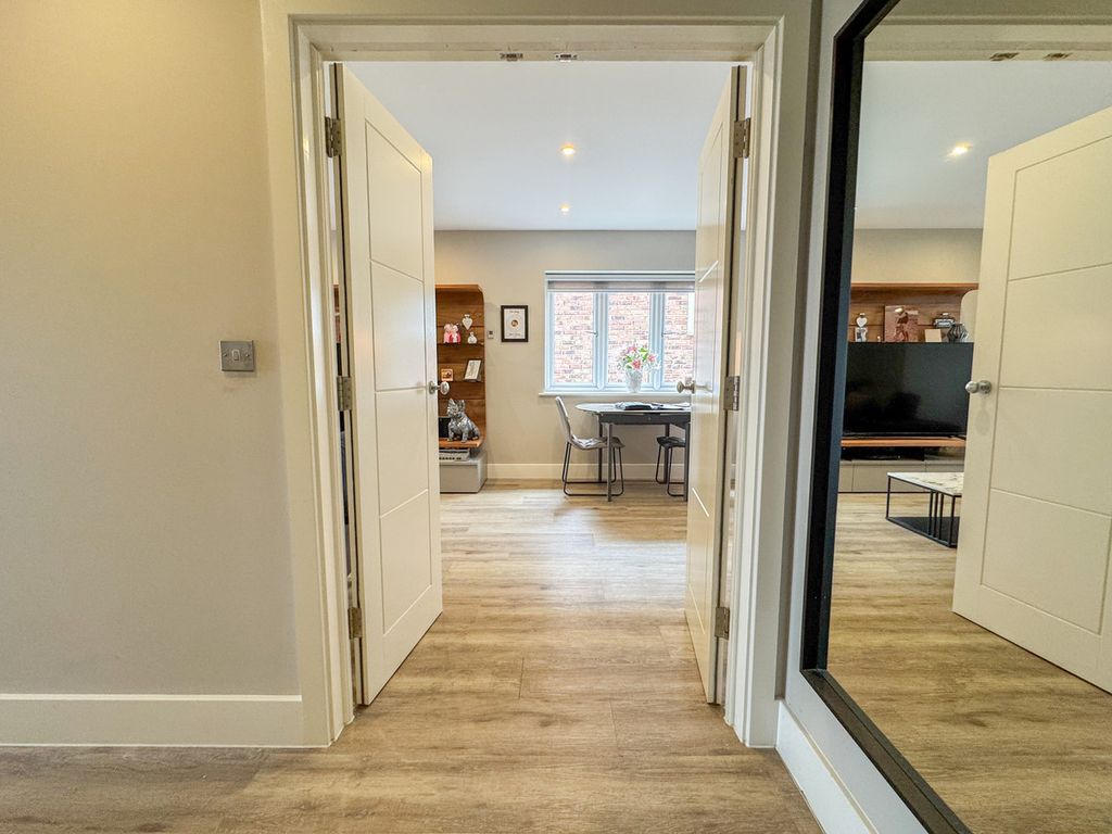 Additional image 9 of 2 bed flat for saleThe Swans, Ferry Road, Hullbridge SS5