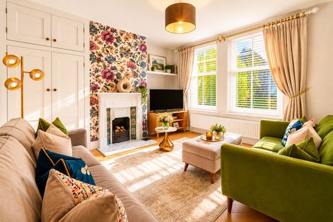 Thackeray Road, London SW8