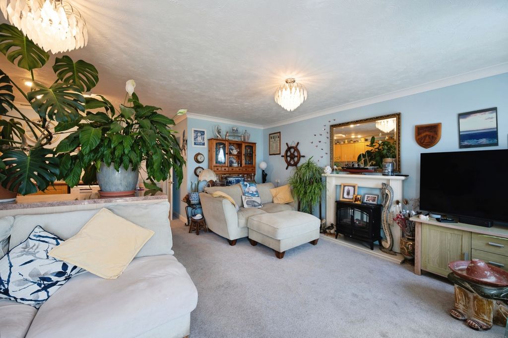 Additional image 3 of 2 bed flat for saleSouthwood Road, Hayling Island, Hampshire PO11