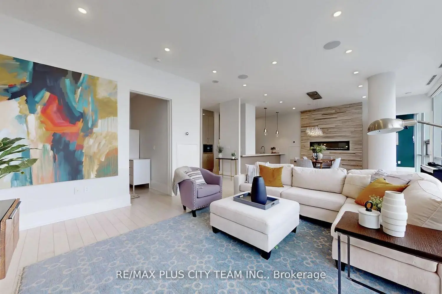 39 Queens Quay 1305 photo 3