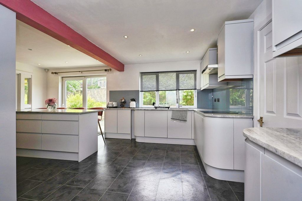 Additional image 6 of 5 bed detached house for saleBroomfield Avenue, Halifax HX3