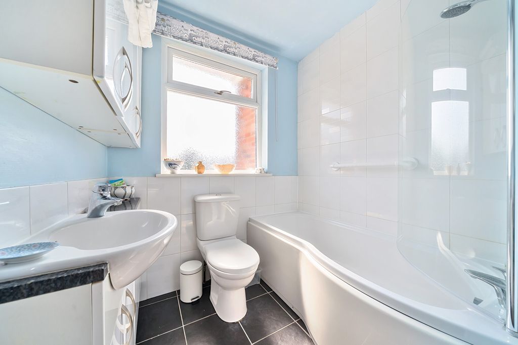 Additional image 8 of 2 bed maisonette for saleChurch Green, Harpenden AL5