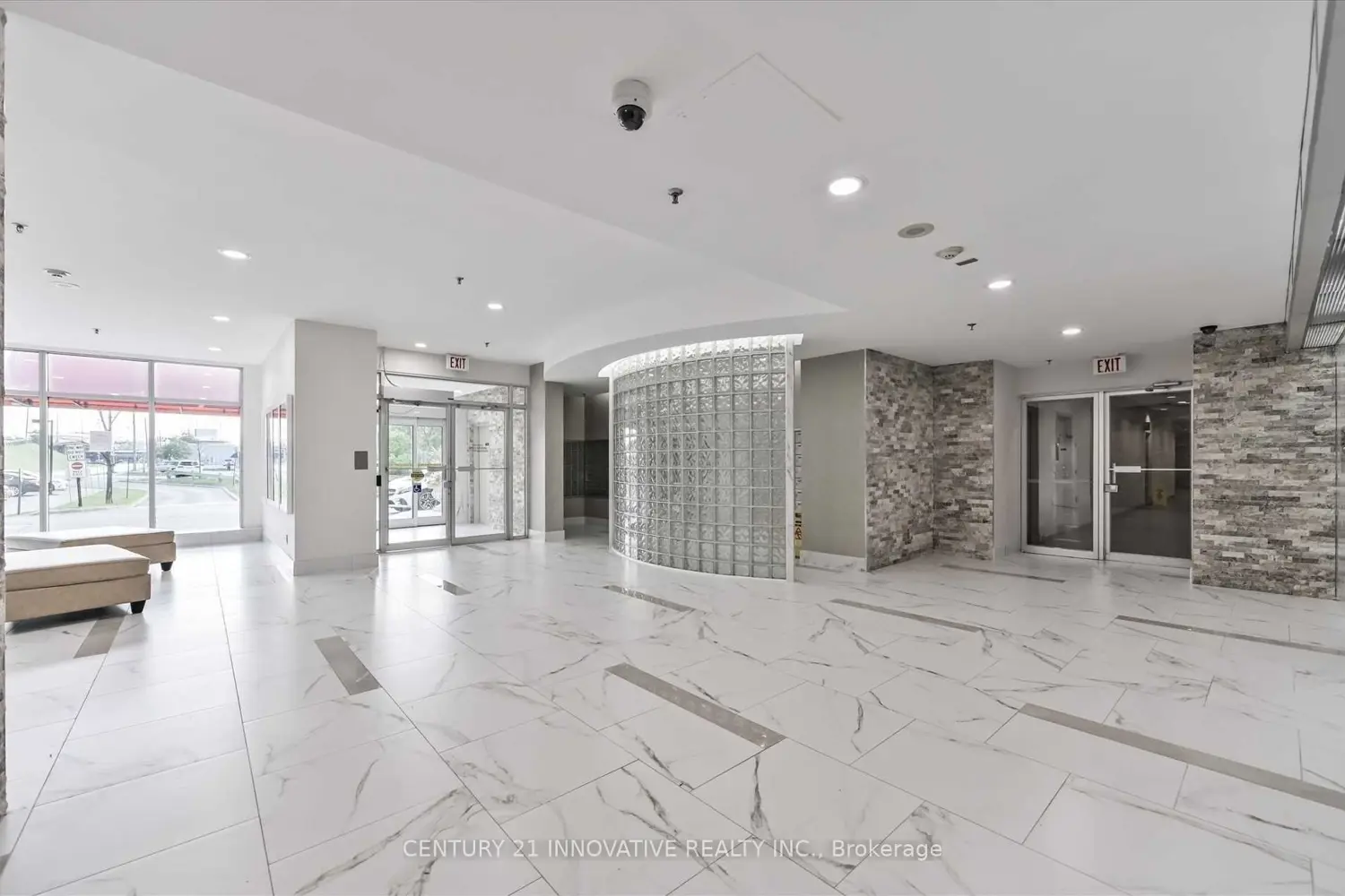 2550 Lawrence Avenue 503 photo 2