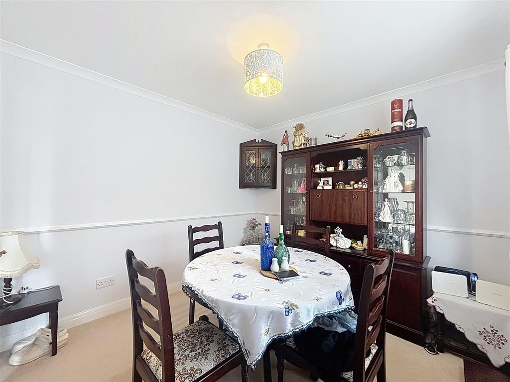 Additional image 5 of 3 bed detached house for saleCheyne Walk, Hornsea HU18