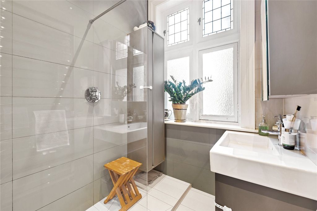 Additional image 12 of 4 bed flat for saleThe Drive, Hove, East Sussex BN3