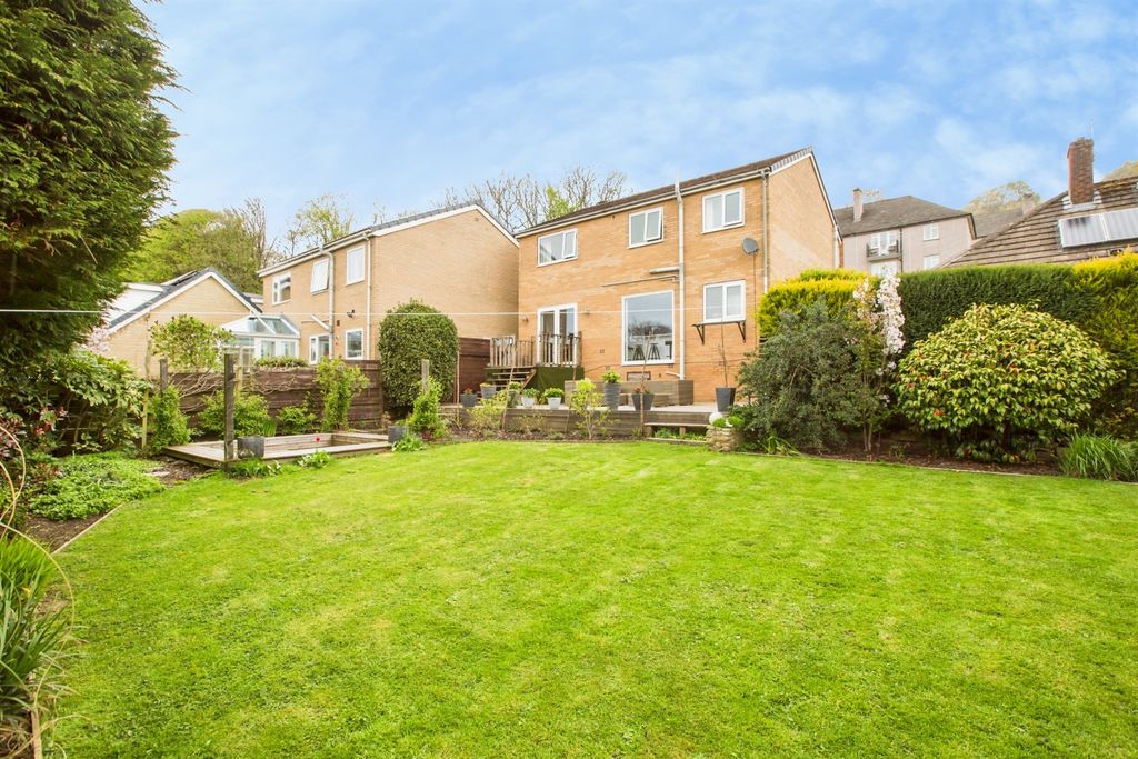 5 bed detached house for saleWillowfield Crescent, Halifax HX2