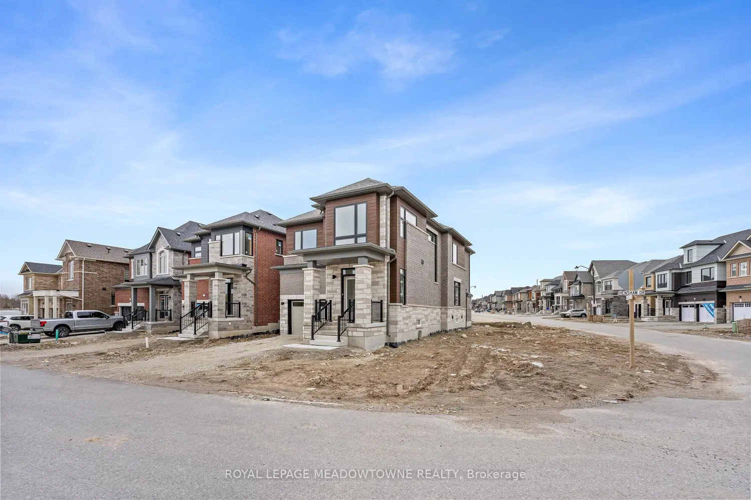 43 Henshaw Drive photo 2