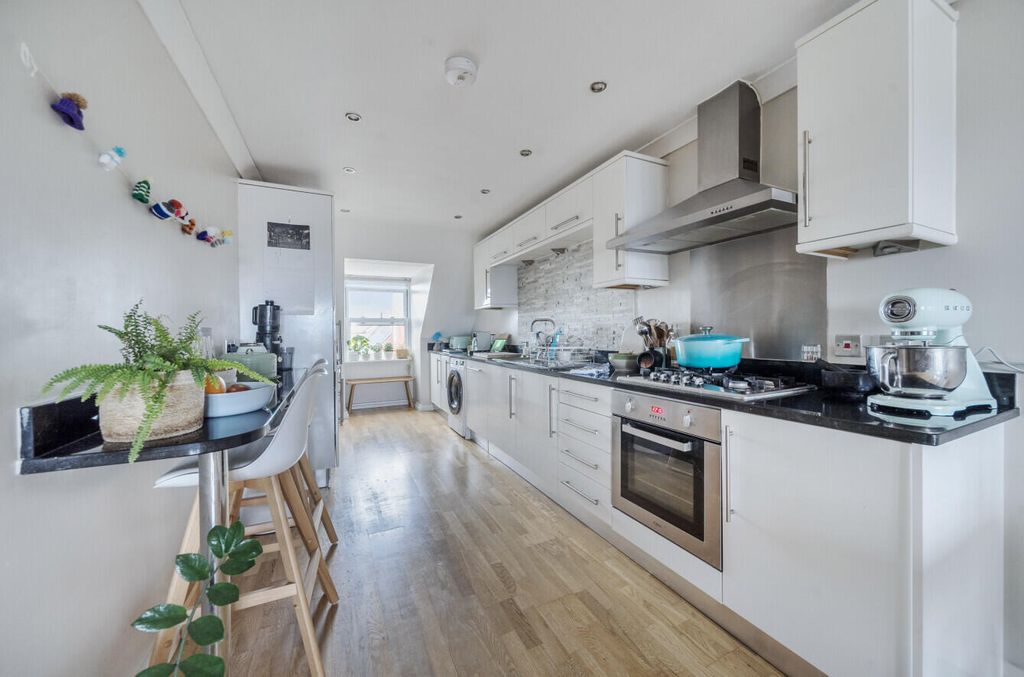 Additional image 4 of 2 bed flat for saleRidgeway Cliff, Herne Bay CT6