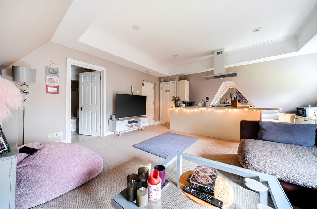 Additional image 19 of 1 bed flat for saleHindhead, Surrey GU26