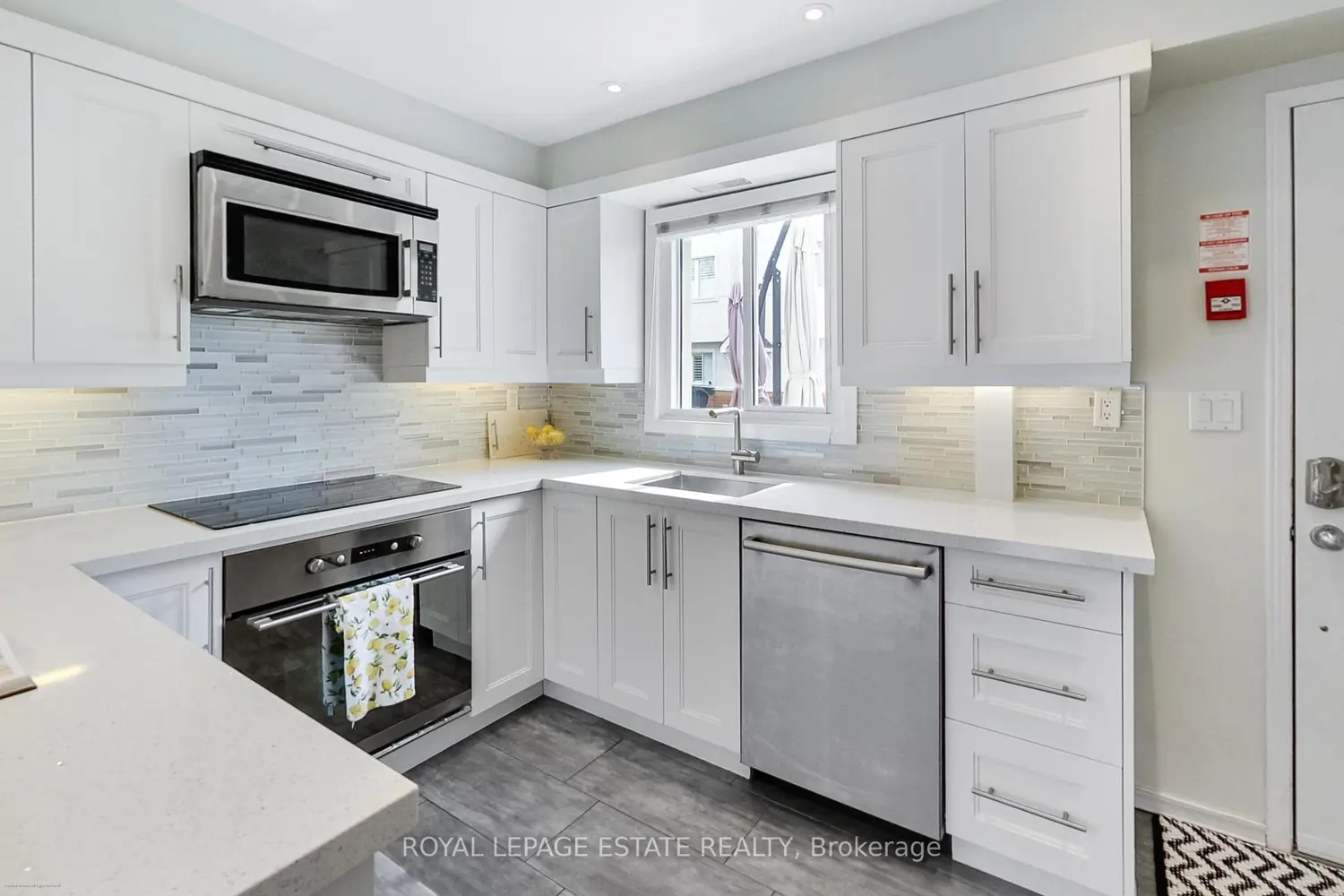 101 Hammersmith Avenue 203 photo 2