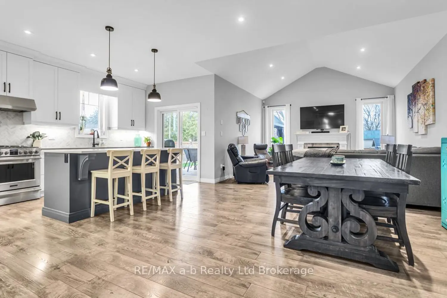 241 Wilson Avenue photo 4