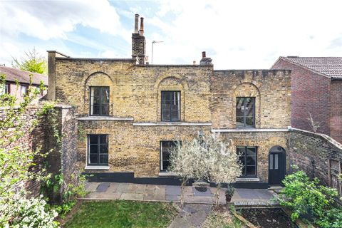 Dock Cottages, The Highway, London E1W
