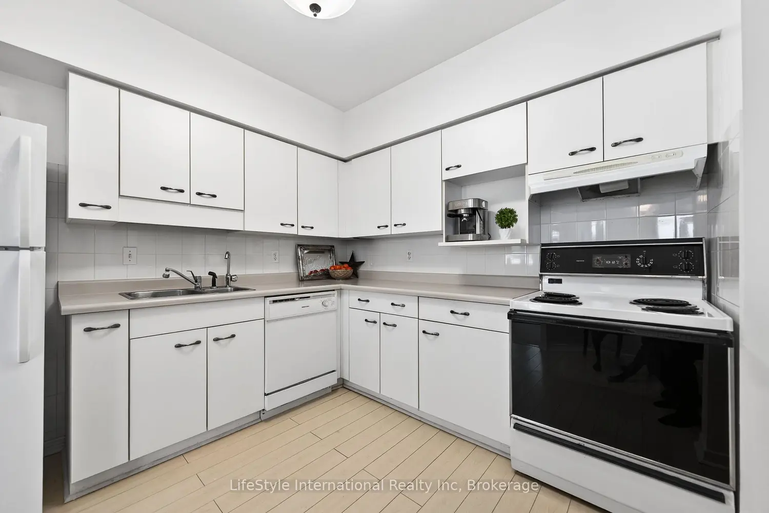 208 Silvercreek Parkway 103 photo 3