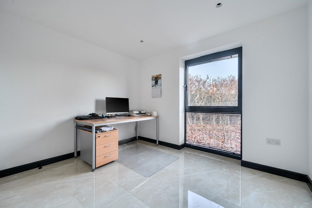 Additional image 13 of 5 bed detached house for saleMakins Road, Henley-On-Thames RG9